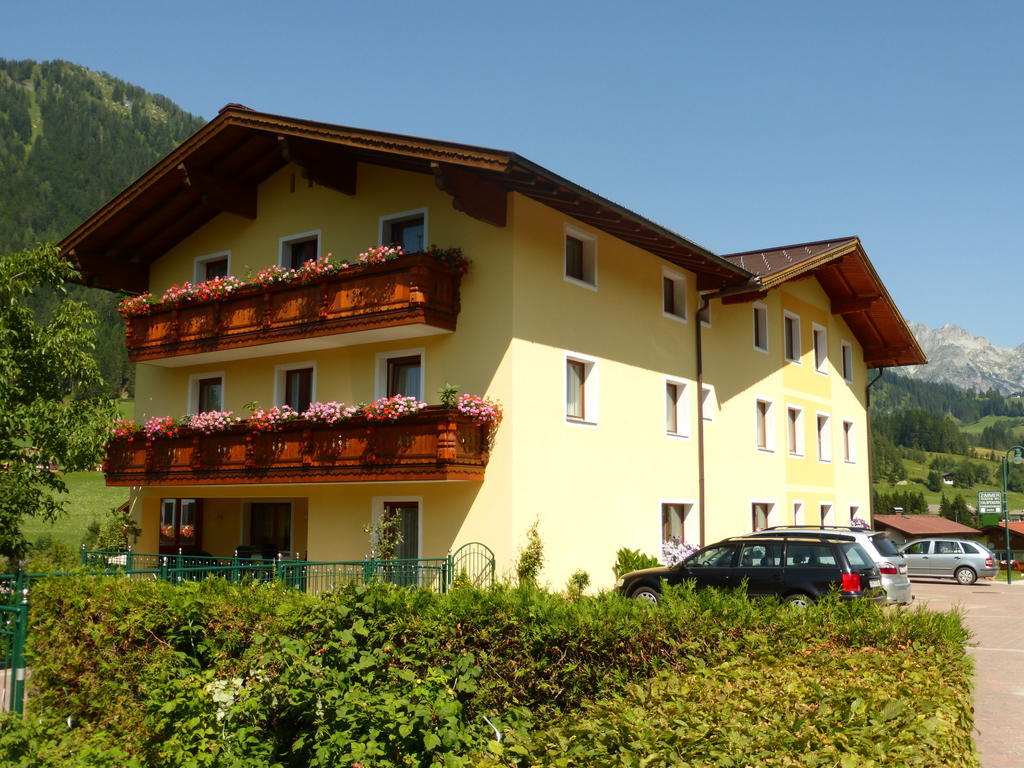 Hotel Pension Barbara Sankt Martin am Tennengebirge Exterior foto